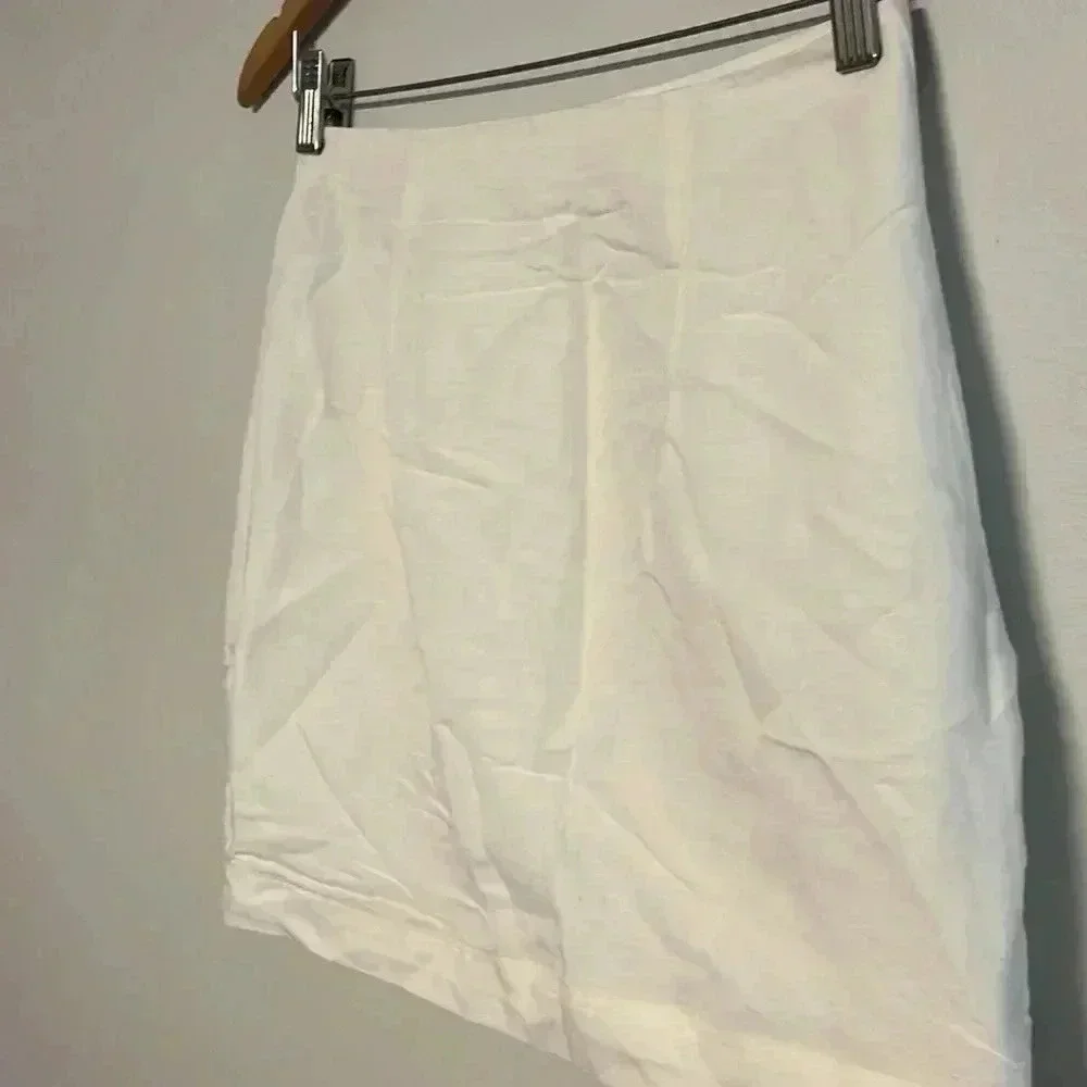 White skirt with slit